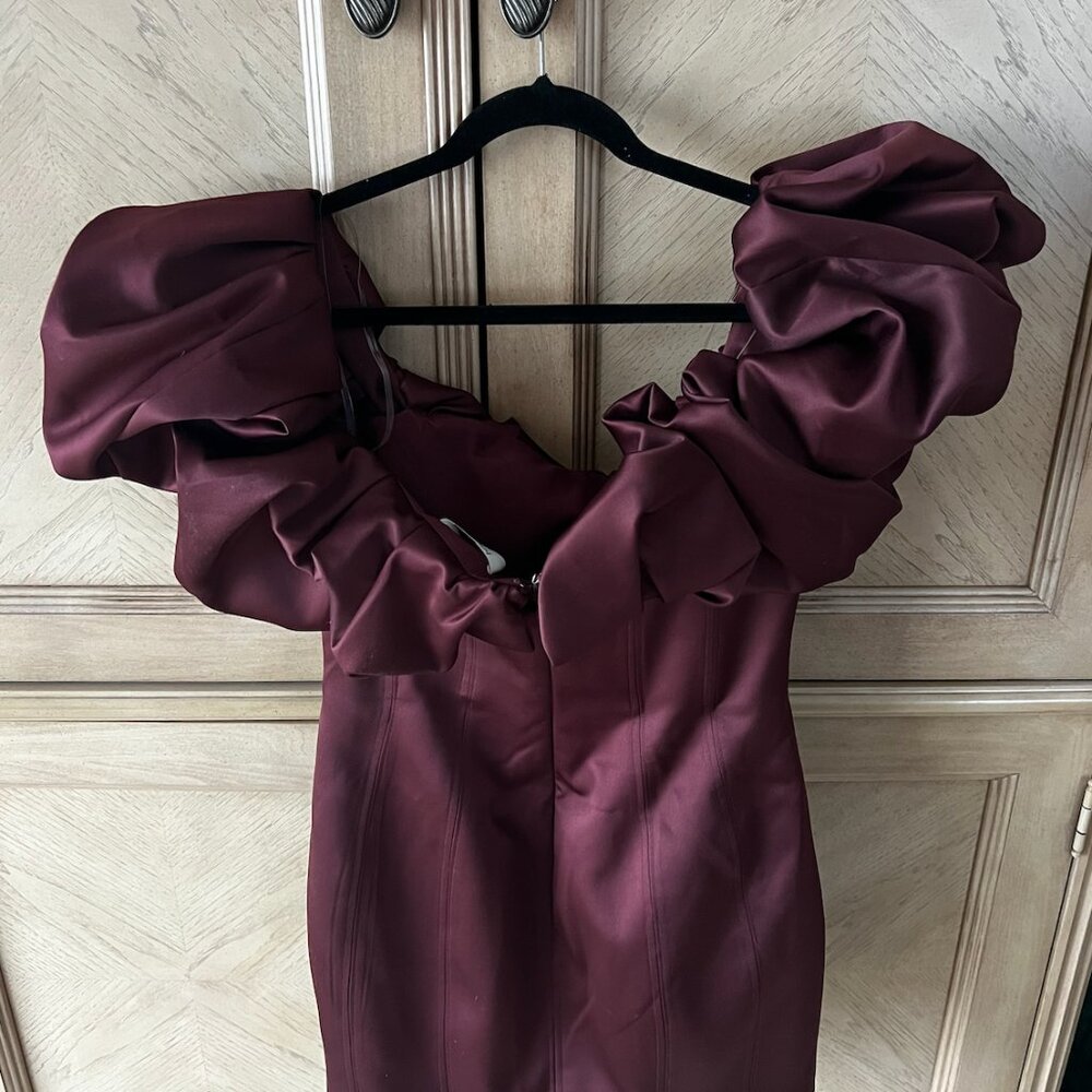 House of CB Selena Dress Wine Color Size Large - Picture 2 of 4